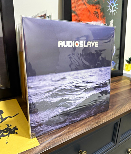 Audioslave out exile - out, ivc
